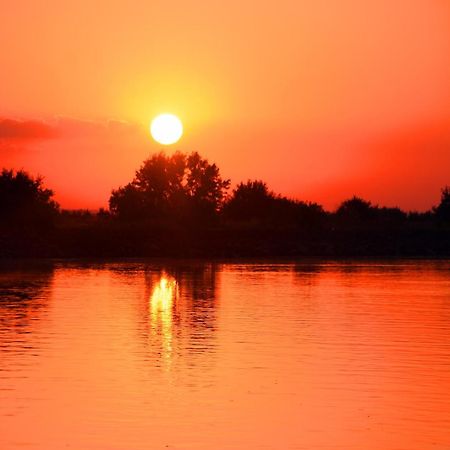 Hotel Sunrise Crișan Kültér fotó