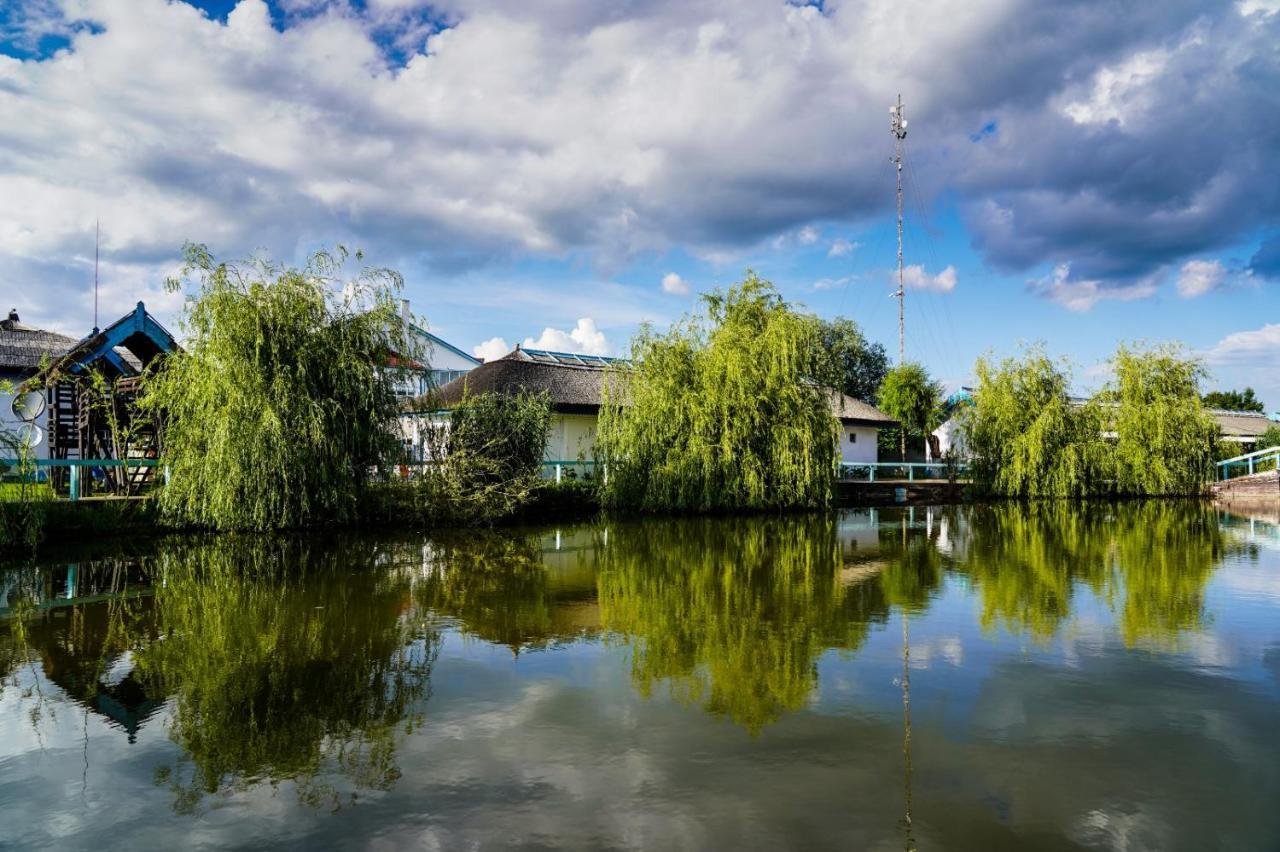 Hotel Sunrise Crișan Kültér fotó